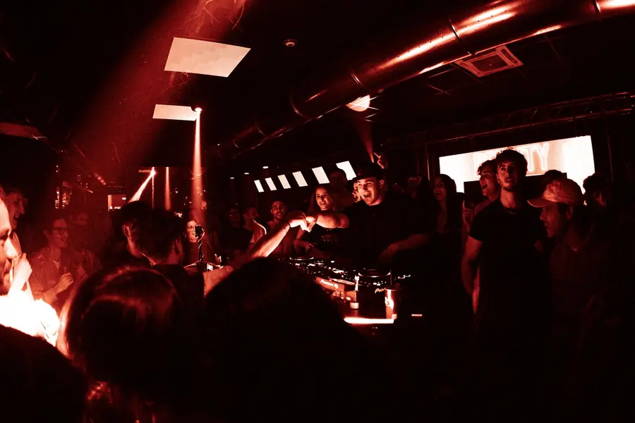 Density - foto 5 (Live)